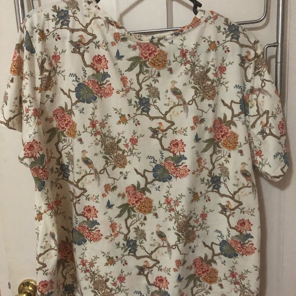 White Tee with Floral and Bird pattern - Picture 3 of 4